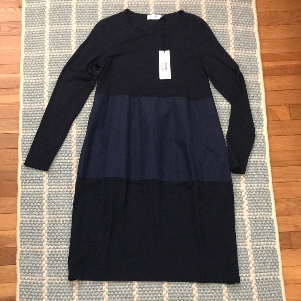 Anna Seravalli navy dress size Italy 44. Equivalent to US 6. Made in Italy.